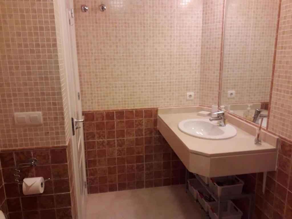 Duquesa Fairways, A Spacious Apartment With Fabulous Views And Facilities 马尼尔瓦 外观 照片